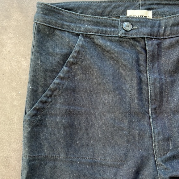 Dark soft denim. Straight leg, front pockets, no back pockets, no belt loops. - Picture 7 of 10